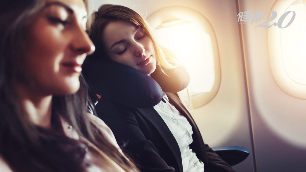 出國坐飛機好累、好不舒服！營養師授6飲食習慣 幫你擺脫疲憊開心玩