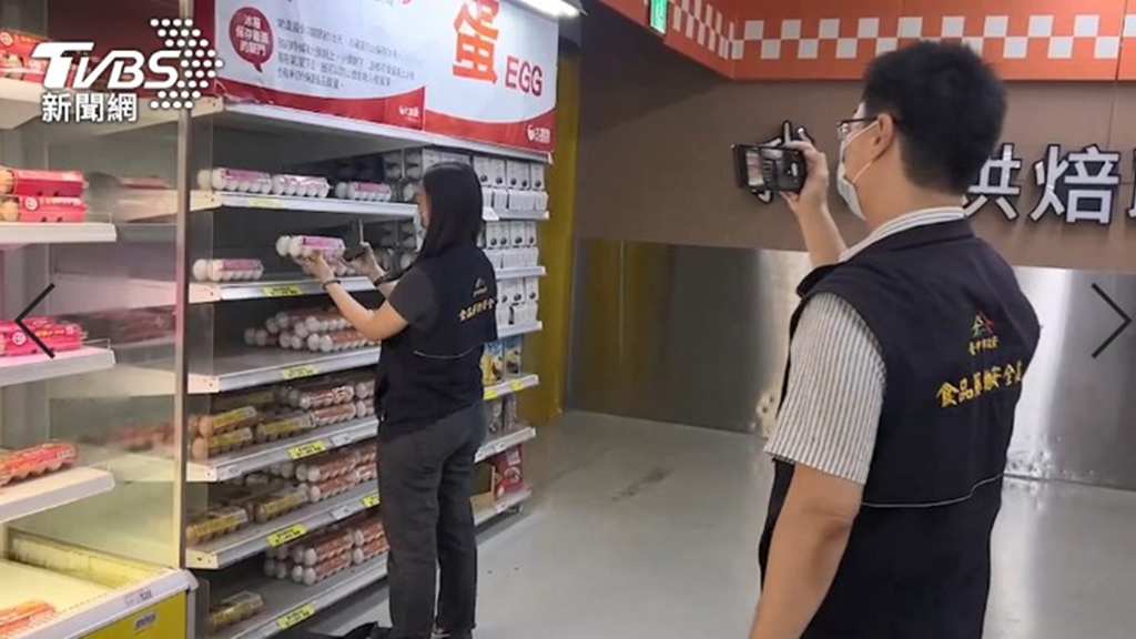 賣場超市驚見泰國蛋發霉、臭蛋！醫：食用問題蛋品恐致腸胃炎、敗血症
