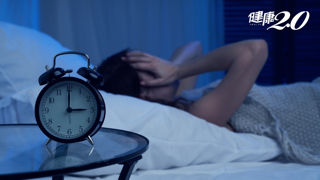 越想睡卻越睡不著？專家教你放下「過度期待」塑造睡前小儀式更好睡