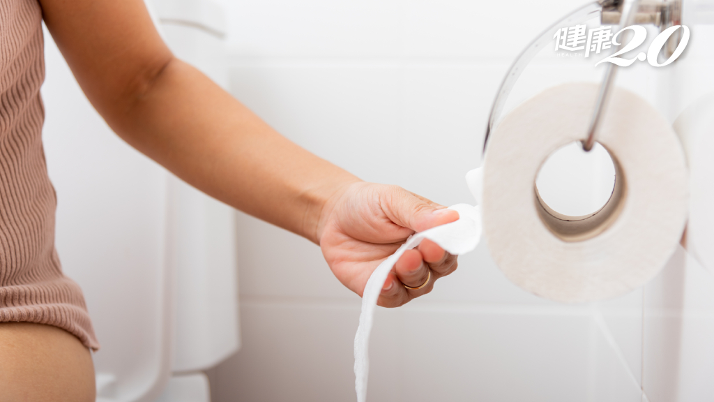 上完廁所怎麼擦屁股？衛生紙用幾張才夠？專家揭「乾淨關鍵」曝正確清潔法