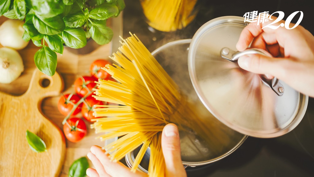 「這樣煮」義大利麵 當心生成有害物質！科學家教你4方法煮麵更健康