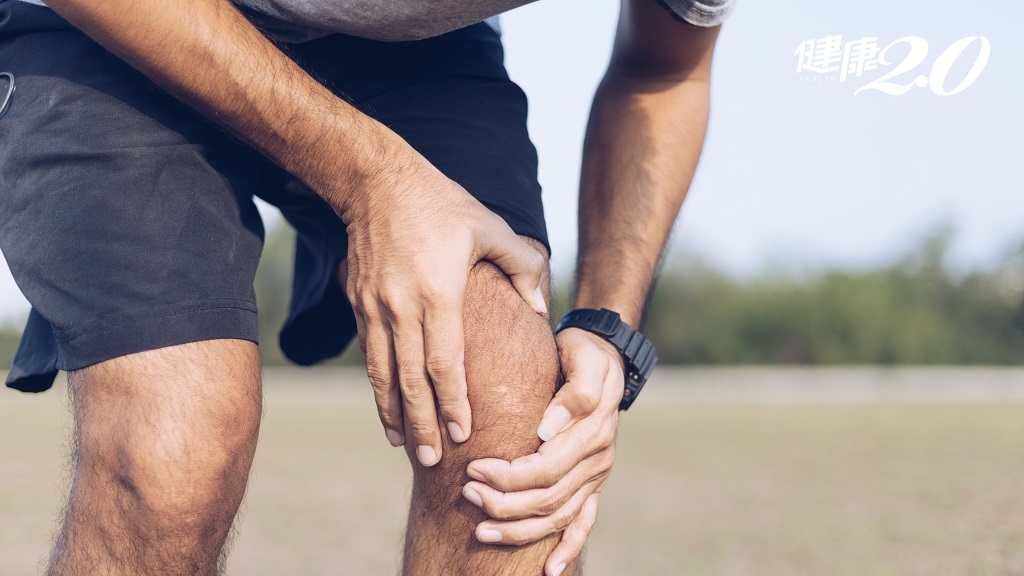 膝蓋痛能運動嗎？40歲以上預防骨鬆、關節退化懶人包，這2地方一起保養最有效