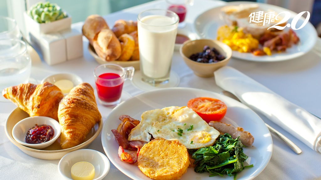 外食族吃什麼健康？營養師列5關鍵挑選技巧！早餐燕麥飲改「這飲品」更多蛋白質