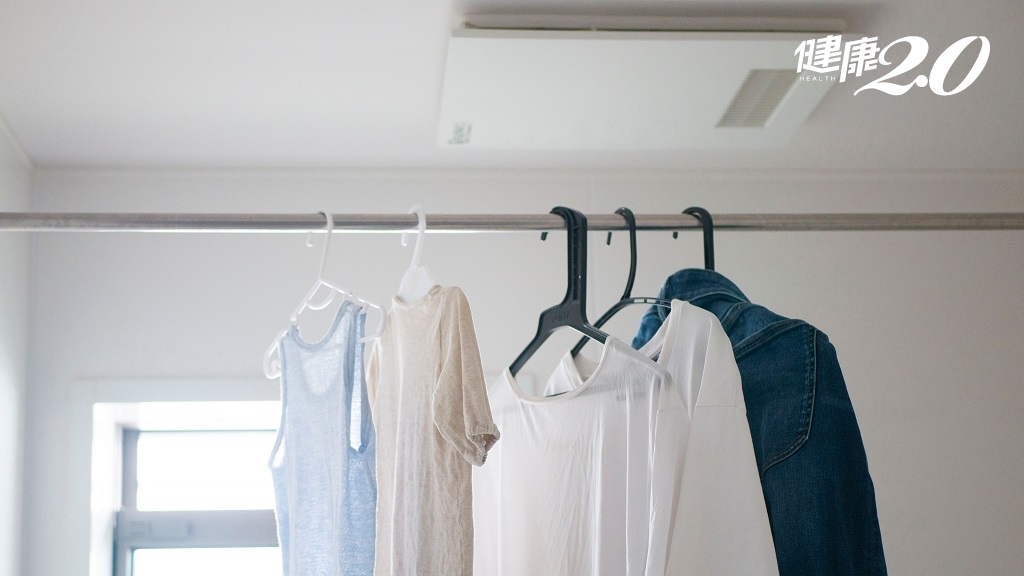 讓衣服更快乾！室內晾衣超實用3原則 沒陽台也能加速乾燥、沒臭味
