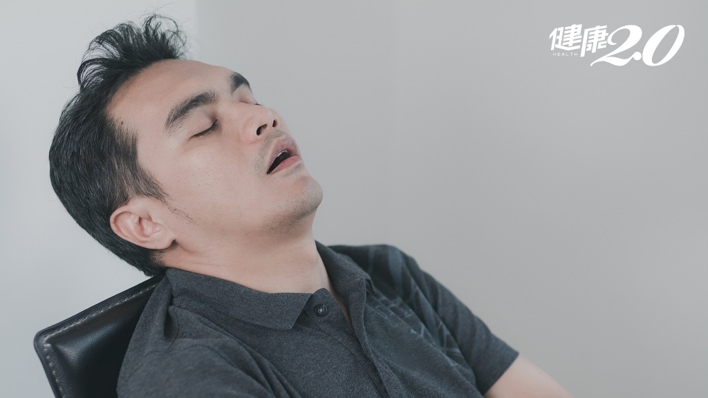 睡覺打呼是呼吸中止症嗎？醫：想避免打呼，可做「口腔肌肉運動」訓練預防