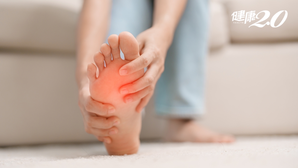 足底筋膜炎自救法！醫師用這物超有效 3動作改善足底痛