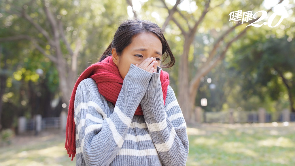 冷氣團來襲！達人授「洋蔥式穿法」裡層親膚 外層這衣服防2物是首選