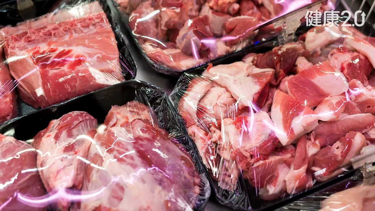 買肉直接連塑膠盒塞冷凍？專家揭「超髒真相」！海鮮超過「這天數」營養沒了