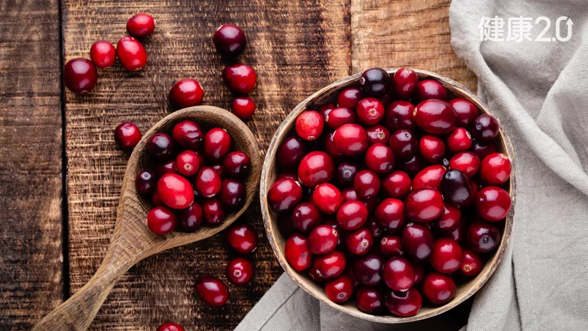 蔓越莓竟是地雷？吃抗凝血藥別碰這5樣「國民水果」恐血栓或出血
